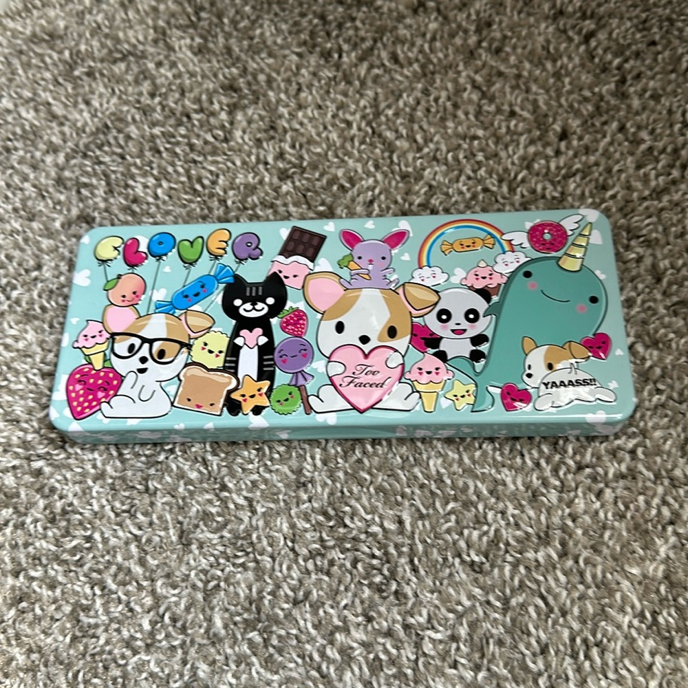 Too Faced Clover eyeshadow palette